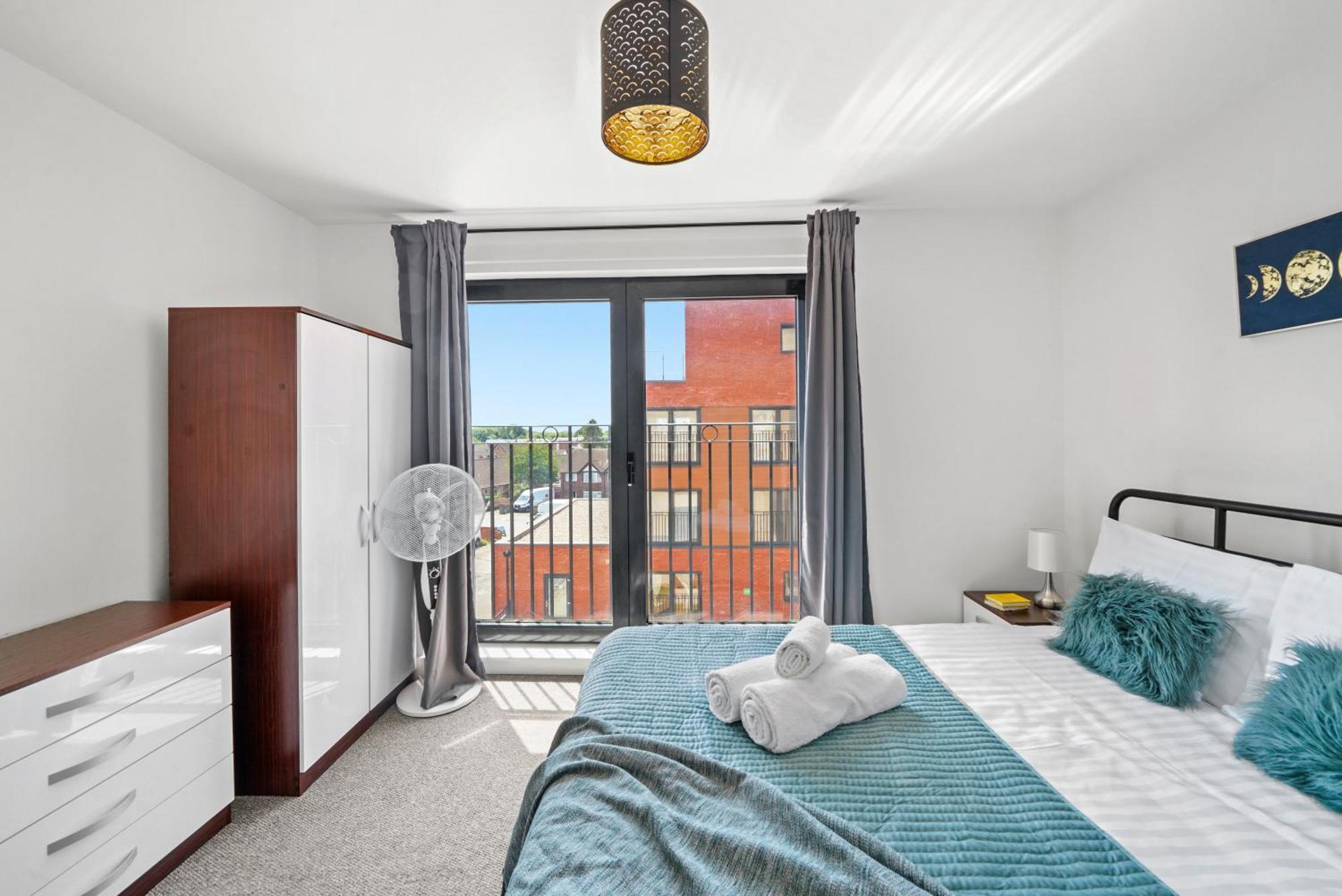 One And Two Bed Apartments Slough Near Heathrow Colnbrook Exterior foto