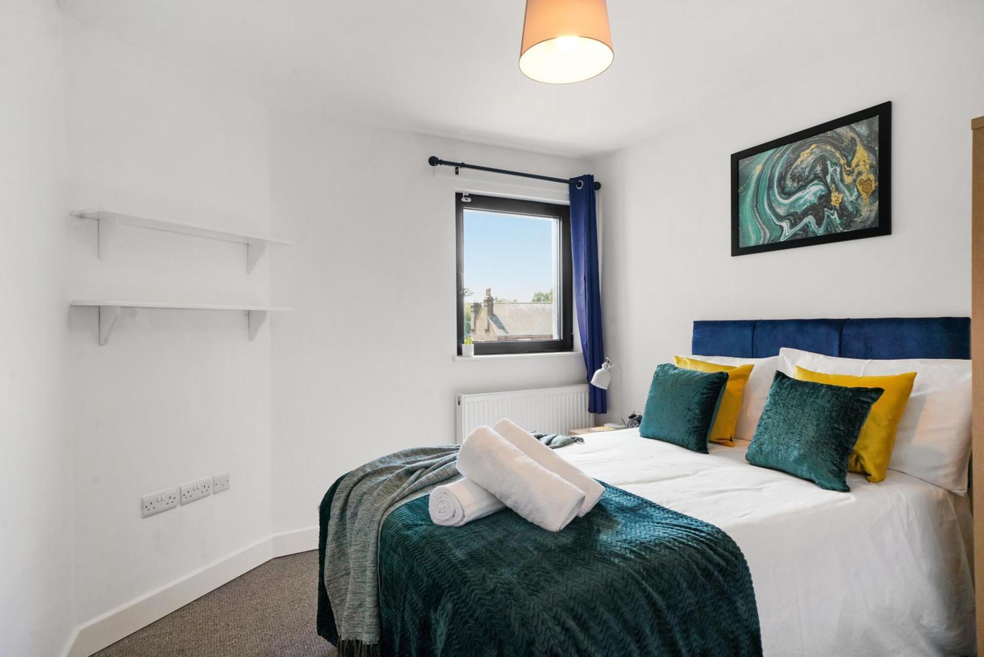 One And Two Bed Apartments Slough Near Heathrow Colnbrook Exterior foto