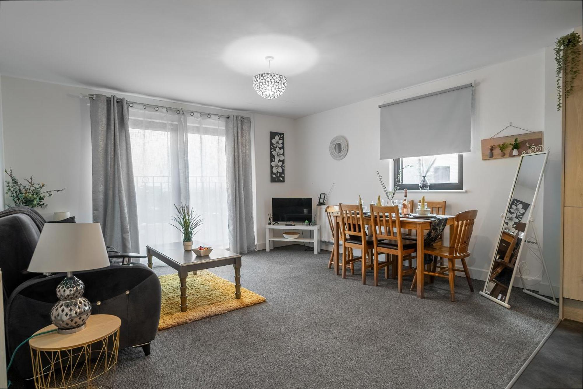 One And Two Bed Apartments Slough Near Heathrow Colnbrook Exterior foto