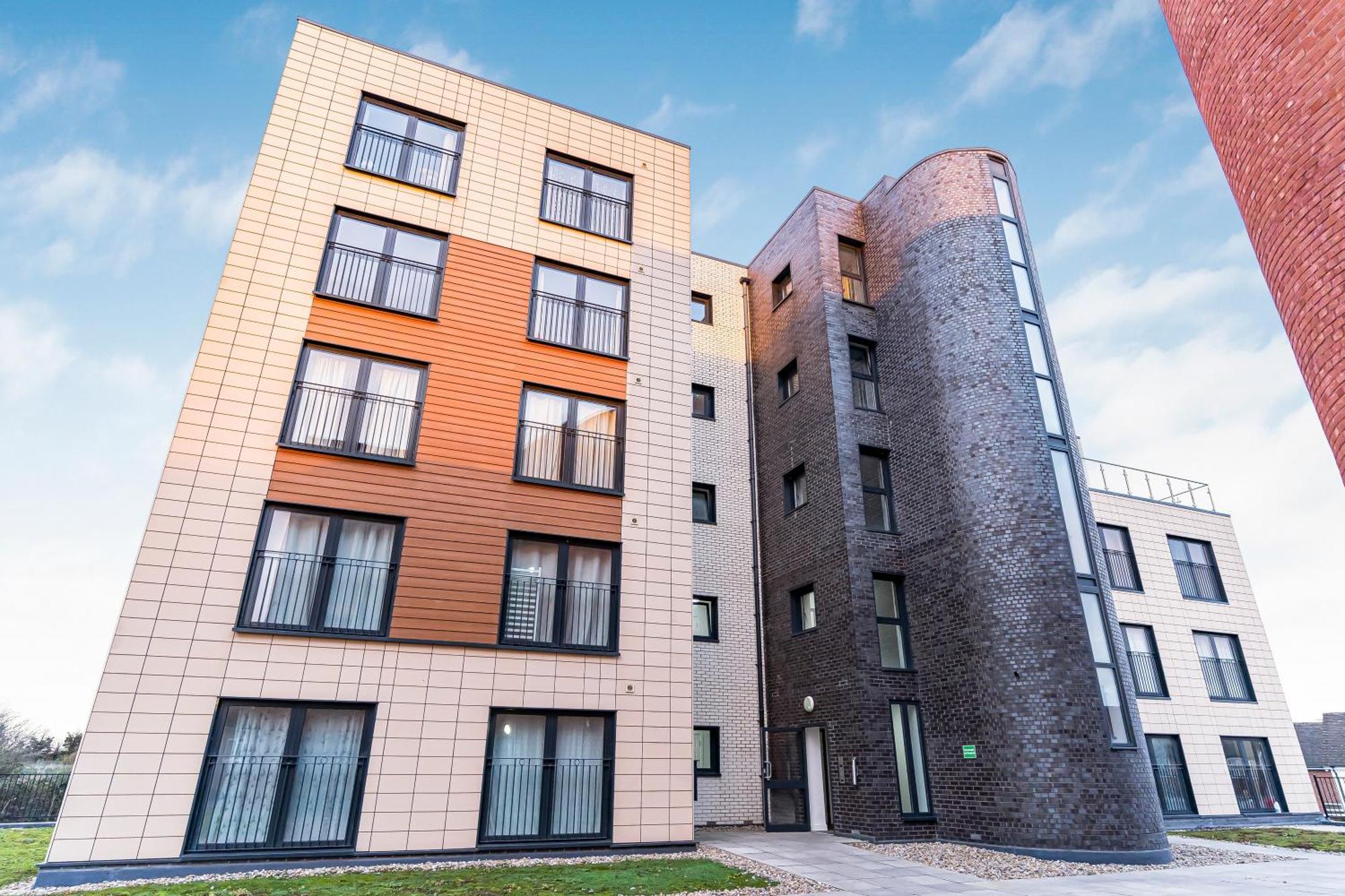 One And Two Bed Apartments Slough Near Heathrow Colnbrook Exterior foto